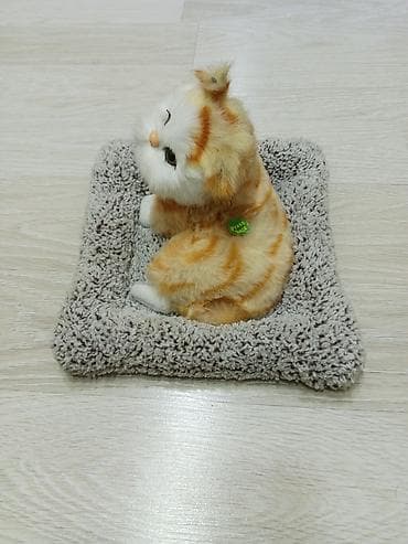 Yemək masaları, oturacaqları: Realistik interaktiv oyuncaq pişik – yastığı ilə birlikdə yaxşı — 2