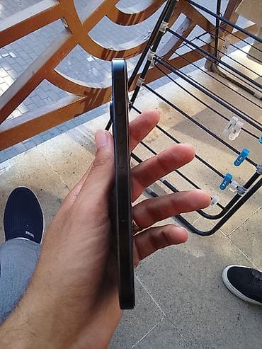 IPhone 16 Pro, 128 GB, Black Titanium, Simsiz şarj, Face ID — 4