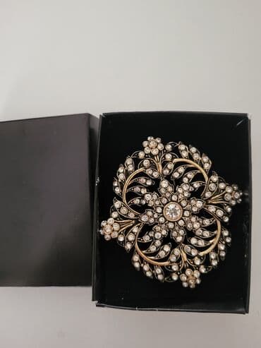 qizil qolbagilar: Brosh. Real alicilara endirim edilecek. PIERPARIS - markası.Qutusu ile — 2