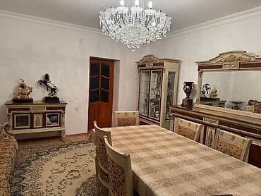 acar dəsti: Şexsi evimizidi. Kupcasi var. 3 otaqli radnoy evdir. Ev hasir — 1