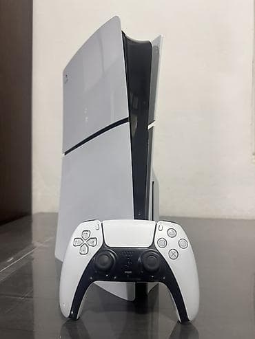 xbox seris x: Playstation 5 slim di gelen ozude gorecek icinde oyun oynanmayib — 3