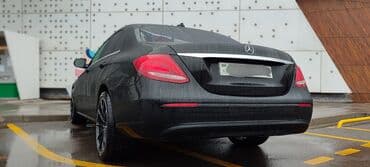 e 200: Mercedes-Benz E 200: 2 l | 2018 il Sedan — 3