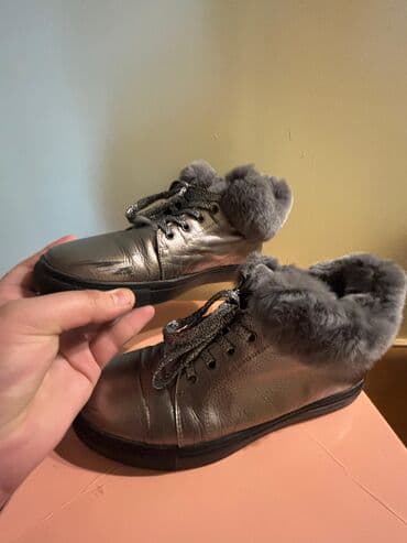 iş botinkaları: Ölçü: 39, İşlənmiş — 2