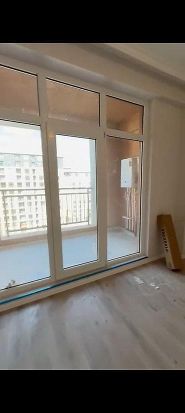 Sumqayit bagcali seherde, bina evi 3 otaqli studio. 14/10 yeni