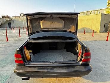 tesla model 3: BMW 5 series: 2.5 l | 1995 il Sedan — 10