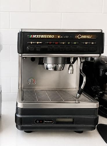 kofe karavan: La Cimbali M32 Bistro GR professional espresso maşını satılır. Coffee — 1