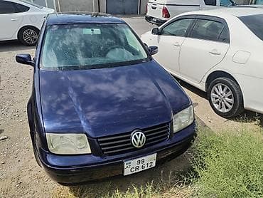 audi a6 2000: Volkswagen Bora: 1.6 l | 2001 il Sedan — 1