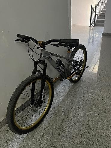 velosiped: Dağ/trek velosipedi - Yüngül alüminium gövdə, sərt üçbucaq quruluşu - — 2
