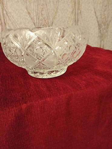 Kəsilmiş naxışlı şüşə/kristal qab - Material: qalın, şəffaf kəsim