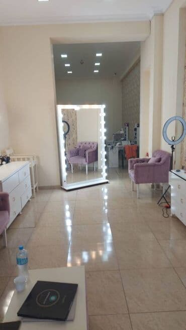 xırdalanda obyekt icarə: Ehmedli metrosunun yaninda 19 mertebeli binanin 1 ci mertebesi temirli — 10