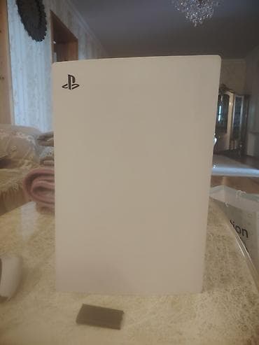 sony video: Ps 5 satılır ideal veziyettedi,1 djostik iləps plus var 1 illiy 600 — 2