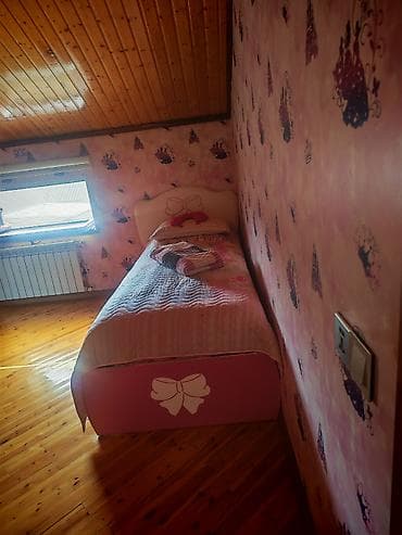Uşaq/qız otağı üçün mebel dəsti Tərkib: - Iki nəfərlik çarpayı – — 2