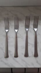 məktəb ləvazimatları: Cengeller 1 manat — 1