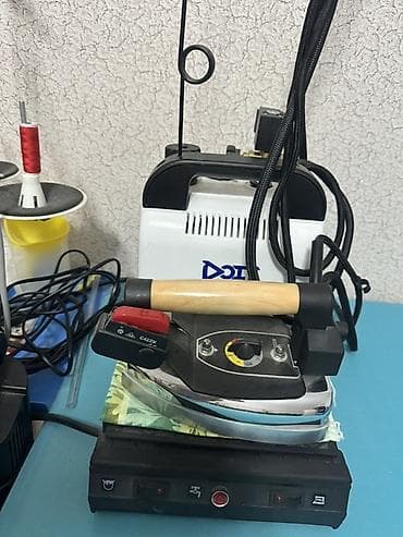 perde ucuz: Sənaye tipli ütüləmə stolu və buxarlı ütü komplekti - Geniş, möhkəm — 4