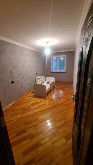 ucuz evler xirdalanda: Bakı, 2 otaqlı, Köhnə tikili, m. Xalqlar Dostluğu, 50 kv. m — 3