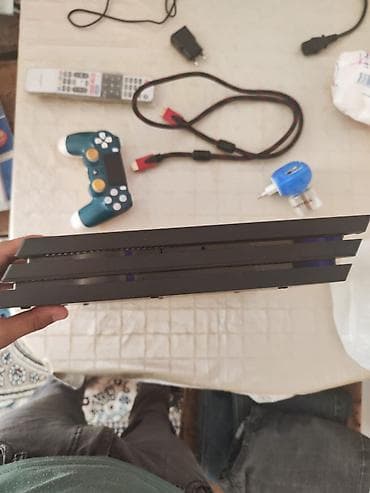 panel cit: Sony PlayStation 4 Pro oyun konsolu Xüsusiyyətlər: - PS4 Pro korpusu — 5