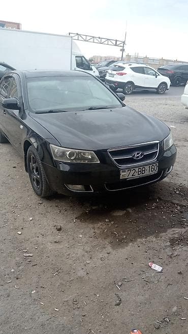 Hyundai Sonata sedan - Korpus: qara rəng, 4 qapı, qara yüngül lehimli