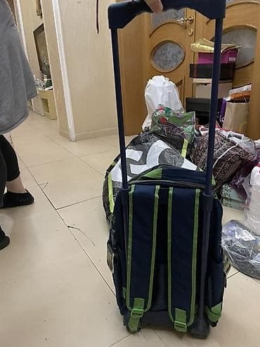 mekteb çanta: Batman temalı uşaq məktəb çantası – təkərli və dartma qulplu model - — 2