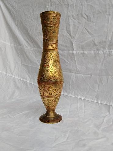beqoniya bitkisi: Bir vaza, Mis — 3