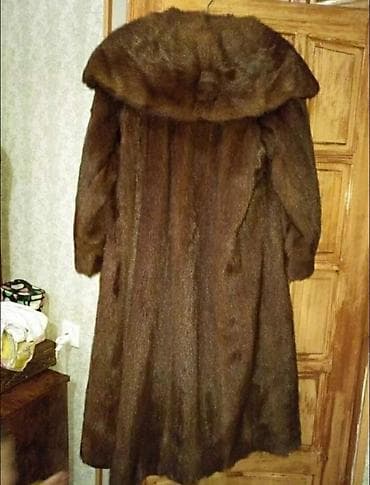 Üst geyimi: Təbii mexdən şuba, 400 man — 2