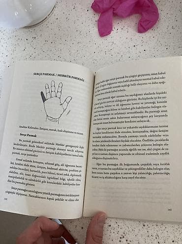 skafi: 🖐️ Heç öz əlinizə baxıb cizgilərin nə demək olduğunu düşünmüsünüz? 🔮 — 6