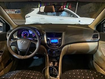 qazel satış: Hyundai Accent sedan — ağ rəng, 4 qapı, kompakt şəhər avtomobili — 6