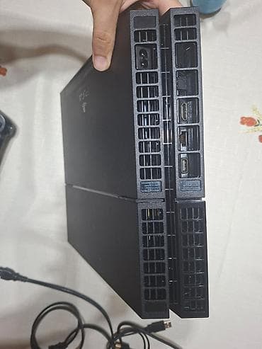 dvd usb: Sony Playstation 4 9.60 versiya 500MB ideal vəziyyətdədir. 1 orginal — 2