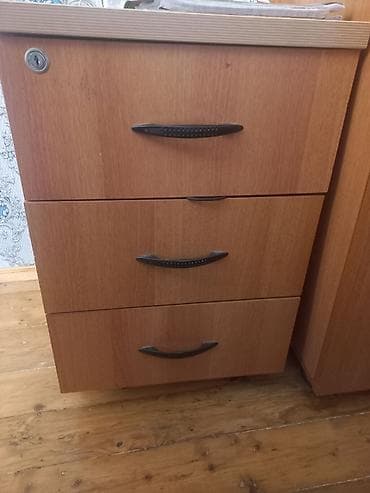 divan dəst: İşlənmiş, 2 qapılı, Siyirməli, Qəhvəyi, Taxta, Açılan, Düz dolab — 2