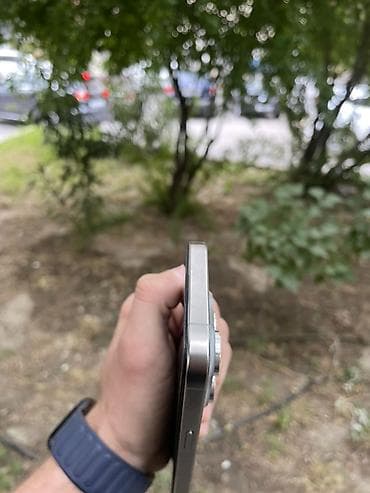 qulaqcıq iphone: IPhone 15 Pro, 128 GB, Gümüşü, Face ID — 3
