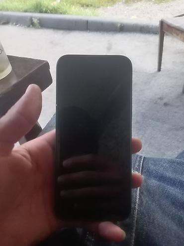 google pixel 6: Smartfon - Ekran: tam ekran ön panel, nazik çərçivələr - Rəng: yaşıl — 1