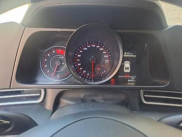 Салон: Hyundai sedan – salon - Sükan: çoxfunksiyalı, idarəetmə düymələri ilə — 2