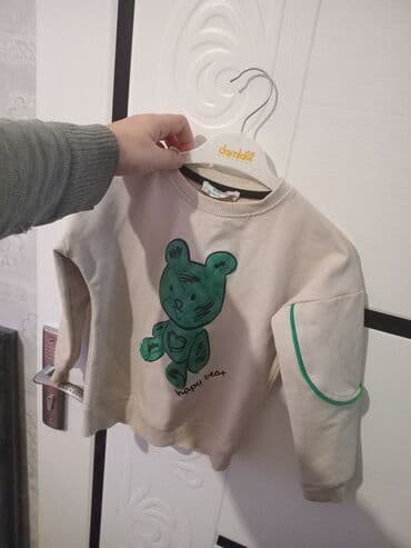 dəst geyimlər: Destdir 25 azn alinib az geylib usaqa dardr deye genmedi - Rəng: açıq — 2