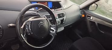 star c4: Citroën C4 Picasso – mavi rəngli kompakt MPV Xüsusiyyətlər: - Kuzov — 7