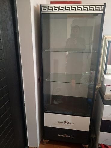 kunc divan iwlenmiw: Yataq otağı üçün mebel dəsti - 4 qapılı geyim dolabı: iki aynalı orta — 6