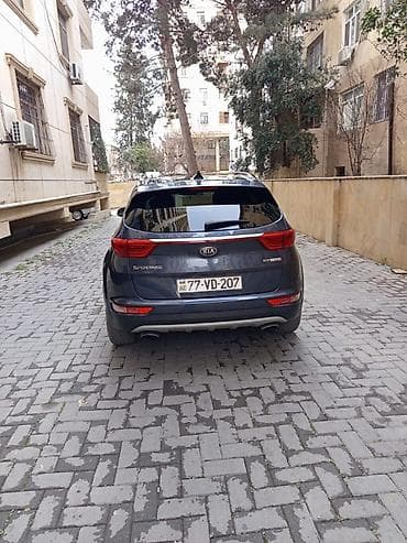 Kia: Kia Sportage – SX Turbo (GDi) krossover İl: 2018 Yürüş: 90.000 Yanacaq — 5