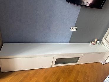 Ağ rəngli, müasir dizaynlı TV tumbası / media konsolu - Uzun, alçaq