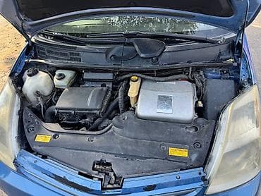 prius qanad: Toyota Prius (2-ci nəsil) – mavi rəng, hibrid hatchback — 7
