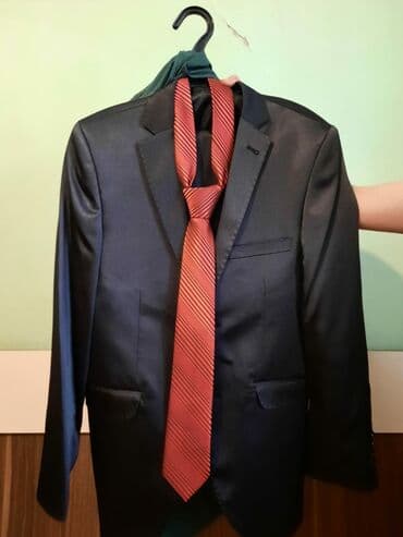 kişi ucun klassik qara kostyum: Kastyum cemi 1 defe geyinilib raz 48/6 qiy 35 — 3