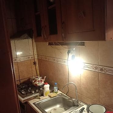 Квартиры: İnşaatçılar metrosuna 7-8 dq məsafəsə 2 otaqlı mənzilə bəy otaq — 4