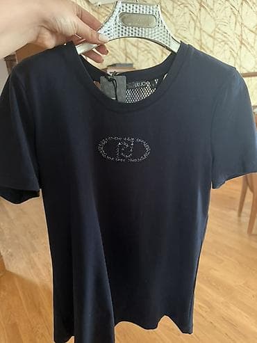 bəzəklər: Qadın qara və tünd göy qısaqol T-shirt kolleksiyası Ümumi — 8