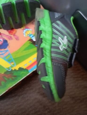 20 manata cixiram: Krossovka, Oğlan üçün, 21 — 6