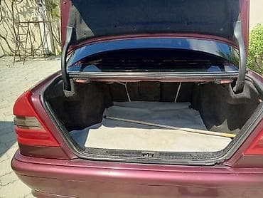 hyundai az: Mercedes-Benz 200: 2 l | 1996 il Sedan — 3