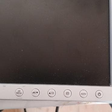 sonata monitoru: Samsung SyncMaster 740N LCD monitor - Ekran diaqonalı: 17" - Növ — 7