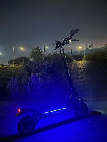 İşlənmiş Elektrik samokat 10", 501 - 750 Vt, > 45 km/s, Ünvandan götürmə — 4