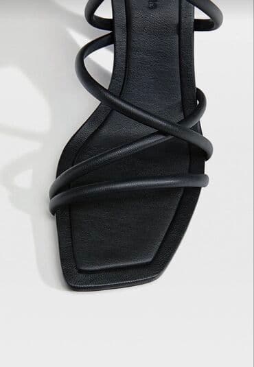 босоножки новые 36 размер: Stradivarius, Размер: 35, цвет - Черный, Новый — 3