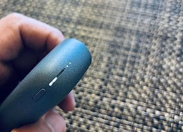 elektron qelyan gence: IQOS cihaz satılır, tünd göy rəngdədir. İkinci əldir, amma çox — 3