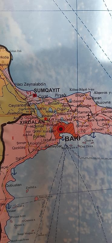 Ofis ləvazimatları: 4 xəritə - Dünya və Azərbaycanın fiziki və siyasi xəritələri. 3ü — 8