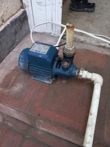 Baklar və çənlər: Nasos, Ev üçün (məişət), quraşdırılma Sualtı, İşlənmiş — 1