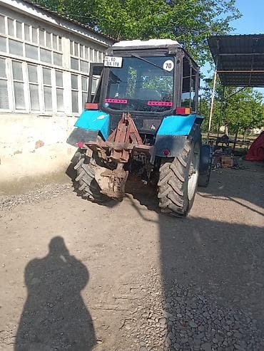qazel radiatoru: Belarus 892 traktor - Marka/model: Belarus 892 (ön paneldə və kapotda — 4