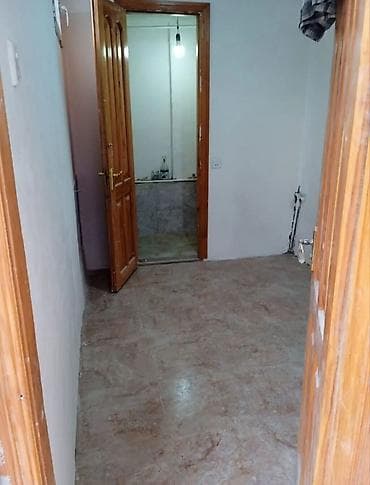 Kommersiya daşınmaz əmlakının satışı: Obyekt: Küçə qapısı olan ayrılıqda yerləşən kiçik kommersiya sahəsi — 2